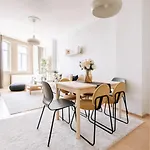 Flat W Balcony Near Vibrant Istiklal * Istambul