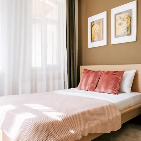 Apartment Flat W Balcony Near Vibrant Istiklal *