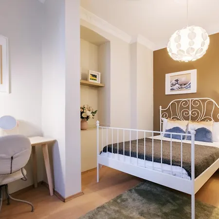 公寓 Flat W Balcony Near Vibrant Istiklal 伊斯坦布尔