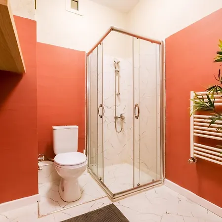 Flat W Balcony Near Vibrant Istiklal * İstanbul