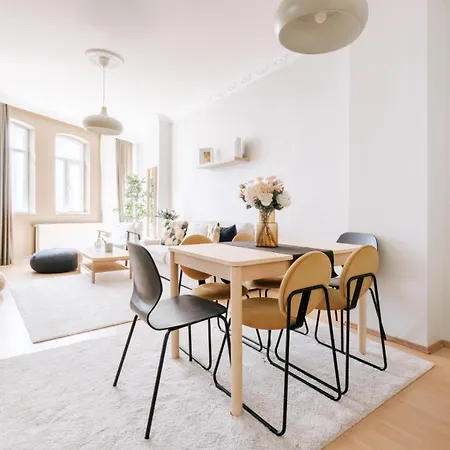 Flat W Balcony Near Vibrant Istiklal * İstanbul