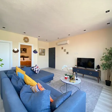 Flat W Balcony Near Vibrant Istiklal * İstanbul